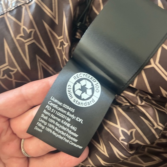 $750 MACKAGE KANE recycled down vest with funnel collar and monogram print M L - Picture 11 of 15